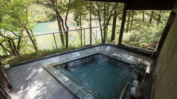 ◆素泊まり◆貸切無料！かけ流し天然温泉の露天風呂でゆったり♪